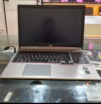 Laptop fujitso e756